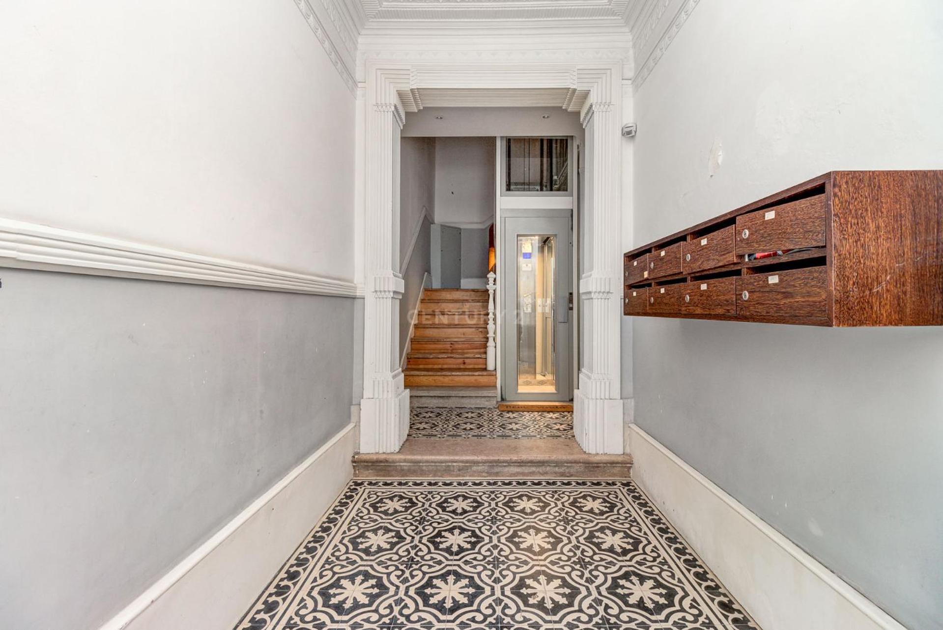 Quarto Aconchegante Com Janela E Vista Para Cidade Lisbon